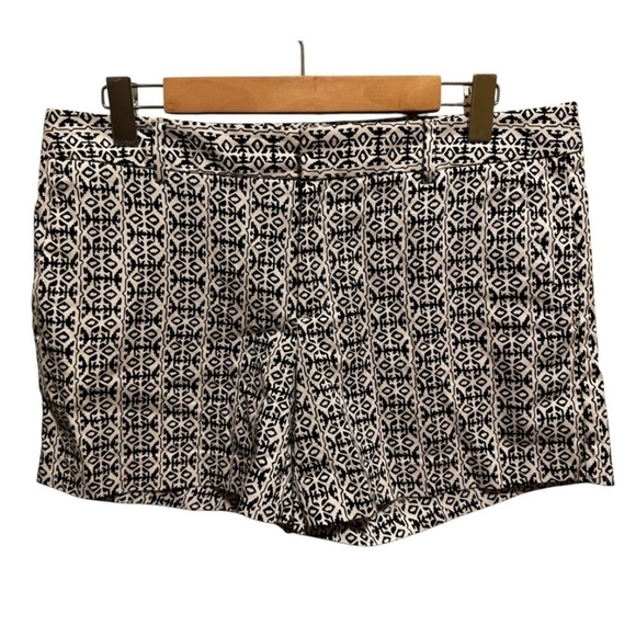 Banana Republic Pants - Banana Republic Women’s Black White Chico 5 In Inseam Shorts Sz 10